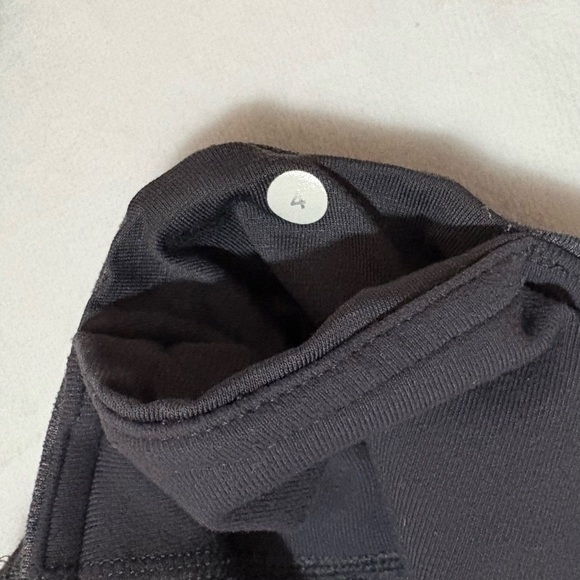 lululemon Snap Me Up Crop Side Button Athletic Leggings Size 4 Rare EUC - Picture 13 of 14